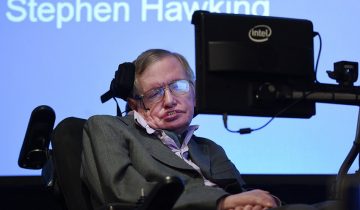 Décès de l'astrophysicien britannique Stephen Hawking