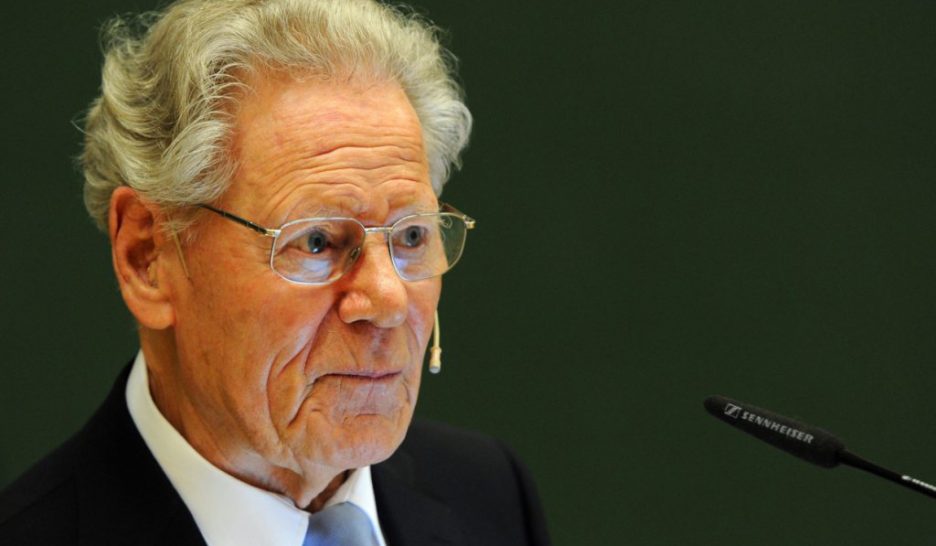 Hans Küng, le théologien critique, fête ses 90 ans