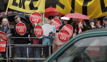 Clinique anglaise protégée contre les militants anti-avortement