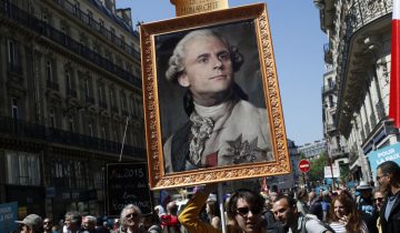 Des milliers de manifestants pour «la fête à Macron»