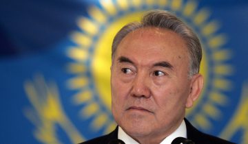 Règne à vie pour le président kazakh