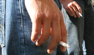 Tabac: Genève rattrape son retard pour la vente aux mineurs