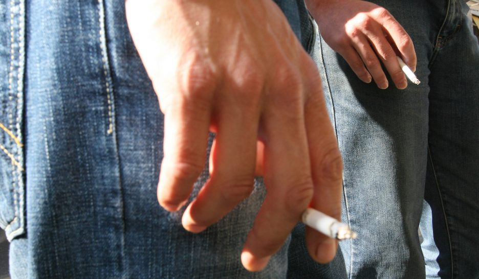 Tabac: Genève rattrape son retard pour la vente aux mineurs