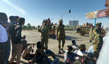 L'armée déploie des troupes devant son QG à Khartoum