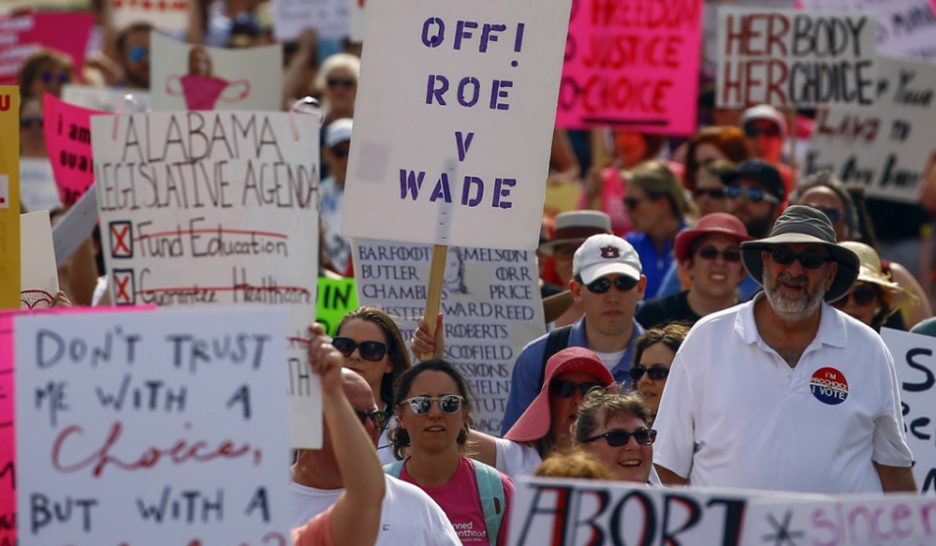 Des milliers de manifestants en Alabama contre l'interdiction de l'avortement