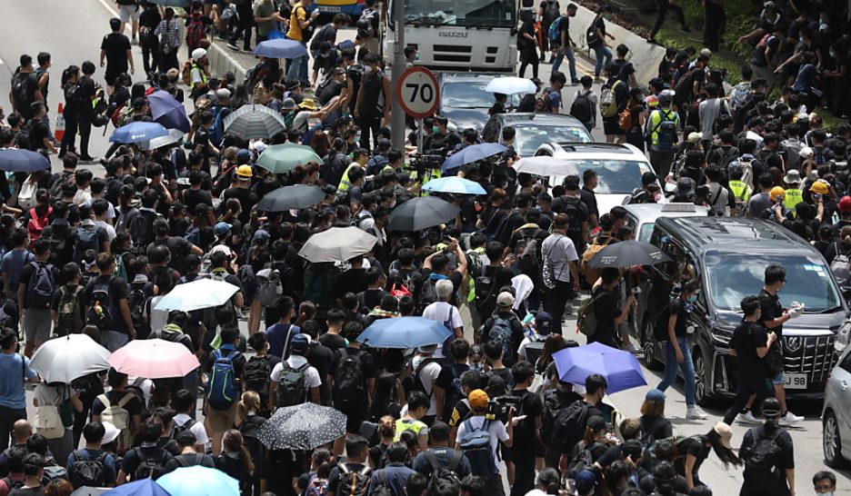 Les manifestants hongkongais ne lâchent rien