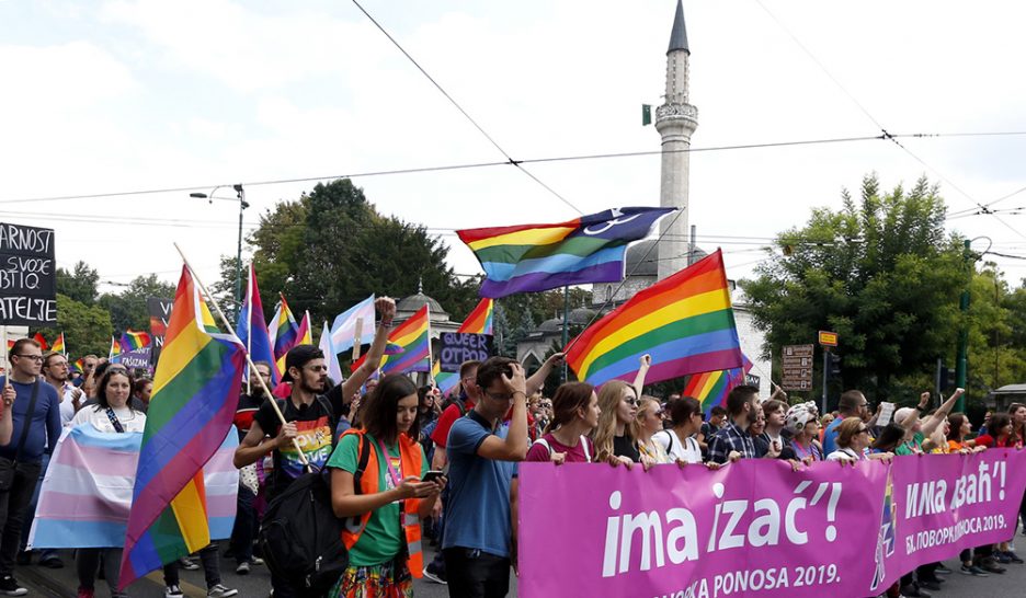 A Sarajevo, la communauté LGBT pousse la porte du placard