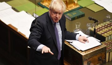Boris Johnson suspend l'examen de l'accord du Brexit