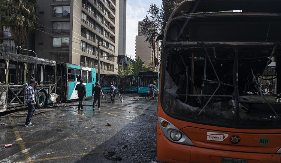 Violentes émeutes à Santiago