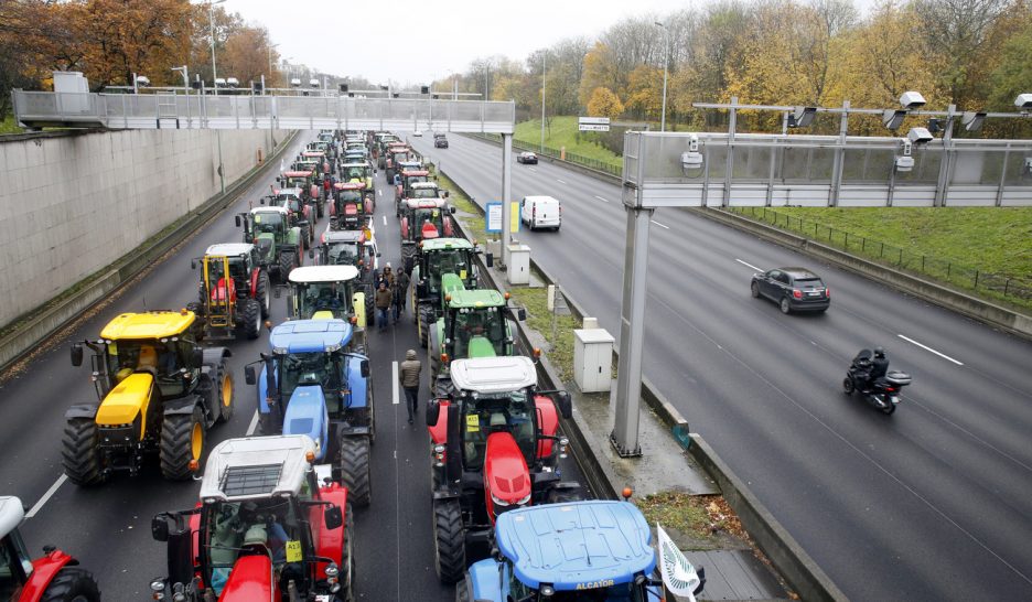 Les agriculteurs crient leur colère à Paris