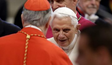 Benoit XVI se distancie d’un livre controversé