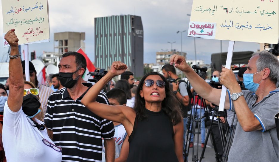 A Beyrouth, la rue en guerre contre ses dirigeants