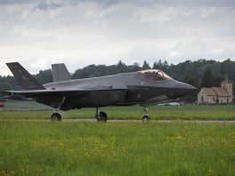 Le F-35 gagne le ciel suisse