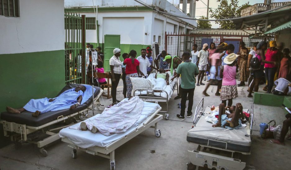 Des hôpitaux saturés par les blessés