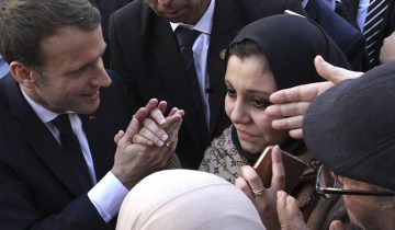 Macron «demande pardon» aux Harkis
