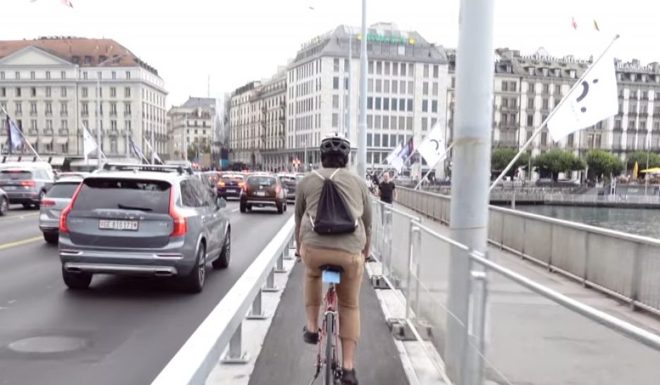 Les cyclistes se sentent à l’étroit sur le Pont du Mont-Blanc
