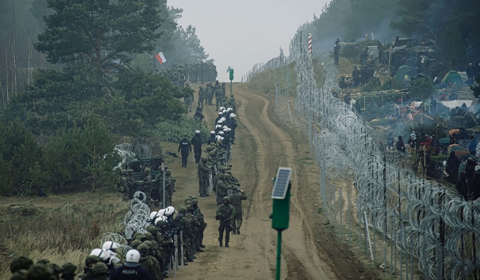 Affrontements entre forces polonaises et migrants à la frontière