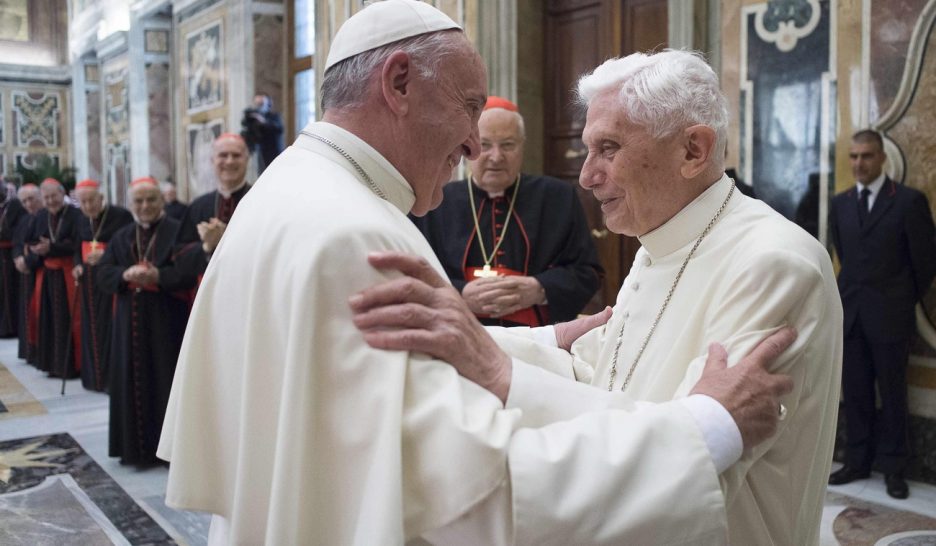 Benoît XVI accusé d'inaction face à des prêtres pédophiles