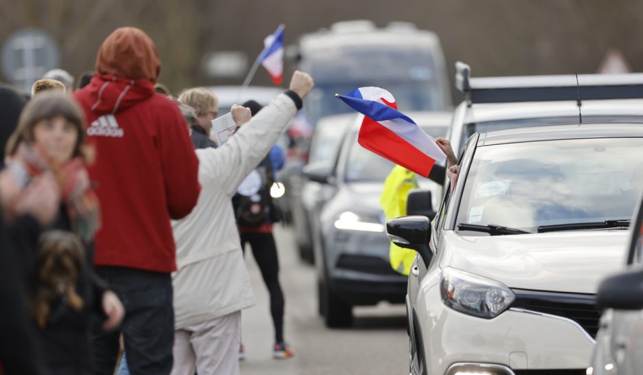 Des convois anti-pass et anti-Macron roulent sur Paris