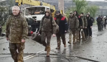 Le régiment Azov dépose les armes à Marioupol