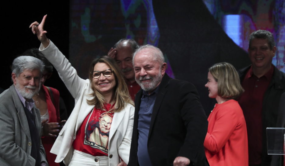 Bolsonaro sur les talons de Lula