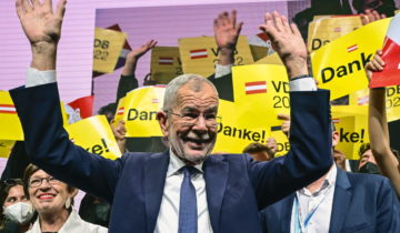 Le sortant Van der Bellen réélu