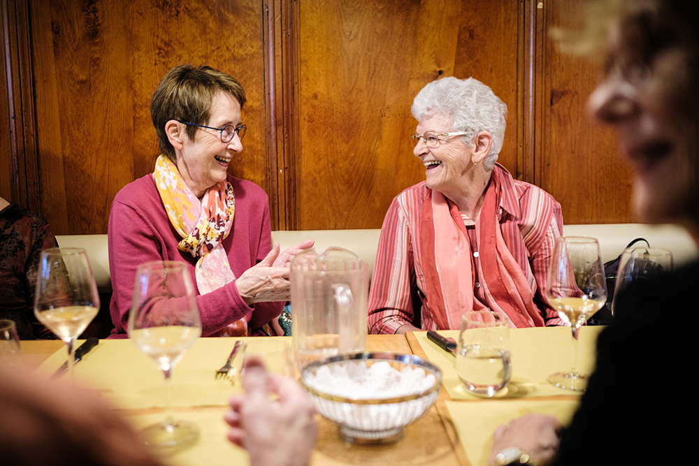 Rendez Vous Au Bistrot Entre Seniors Le Courrier