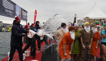 Coupe de Noël: la foule pour se jeter dans l’eau froide 1