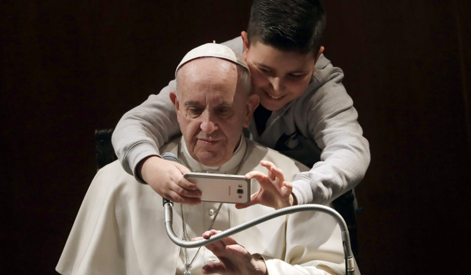 Dix ans de pontificat pour un pape François populaire mais contesté