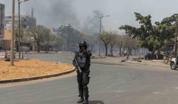Au Sénégal, la démocratie tangue