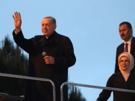 Erdogan revendique la victoire