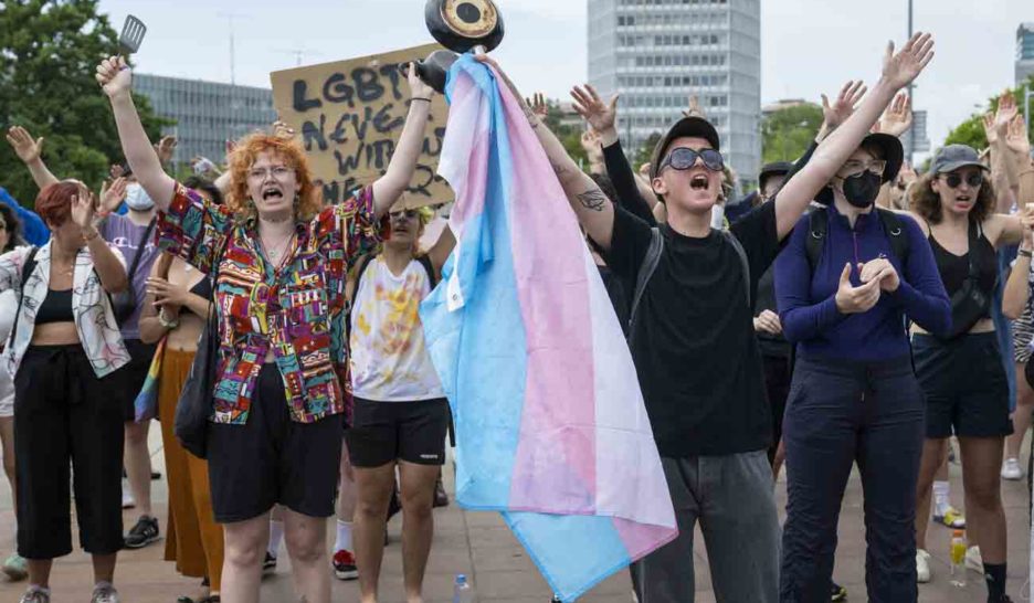 Raffut autour de la venue à Genève d'une activiste transphobe