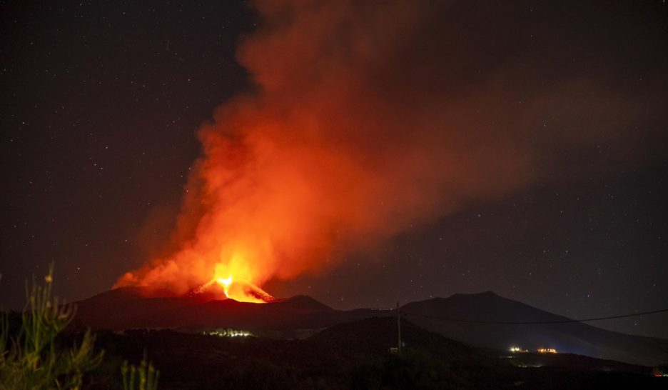 Le réveil du volcan inquiète l’Italie