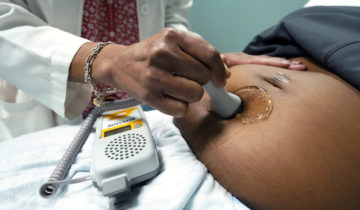 Maltraitances médicales pour une femme enceinte sur cinq