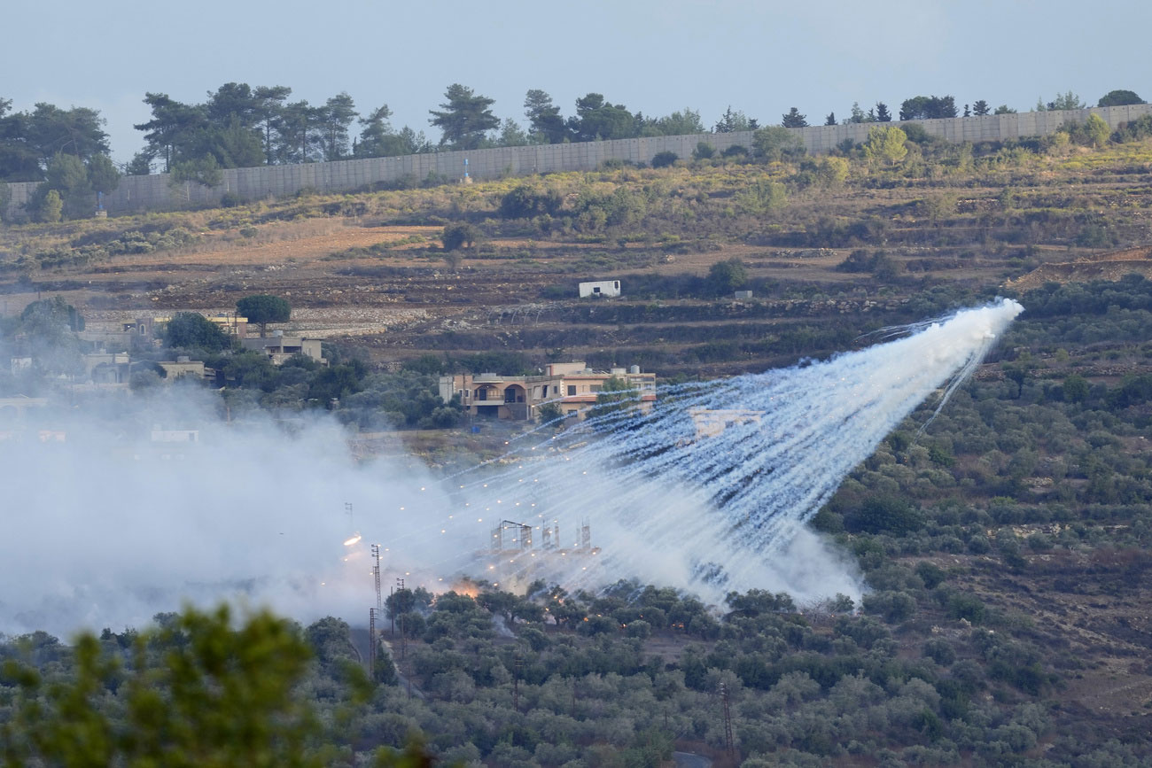 Israël envisage une possible offensive terrestre dans le sud du Liban : Analyse des tensions croissantes en Méditerranée orientale