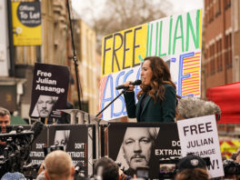 «Julian est à un cheveu de l’extradition»
