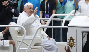 Le pape conclut sa visite sous le signe du «dialogue»