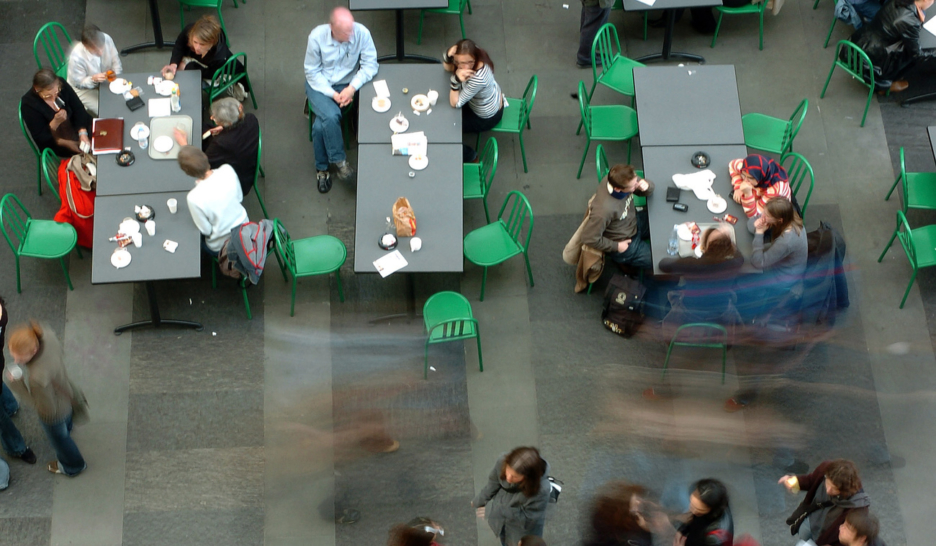 A l’uni, l’avenir de la cafèt en débat