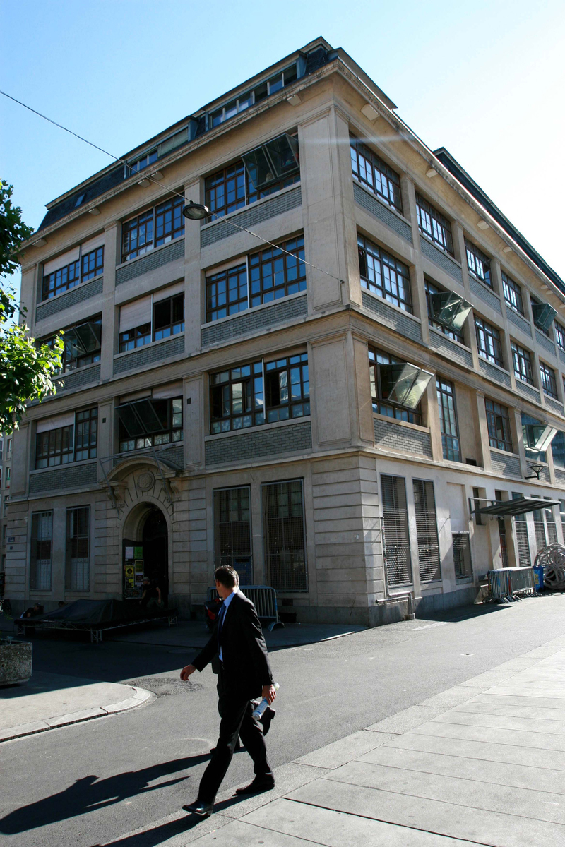 Arrestations musclées à l’Usine