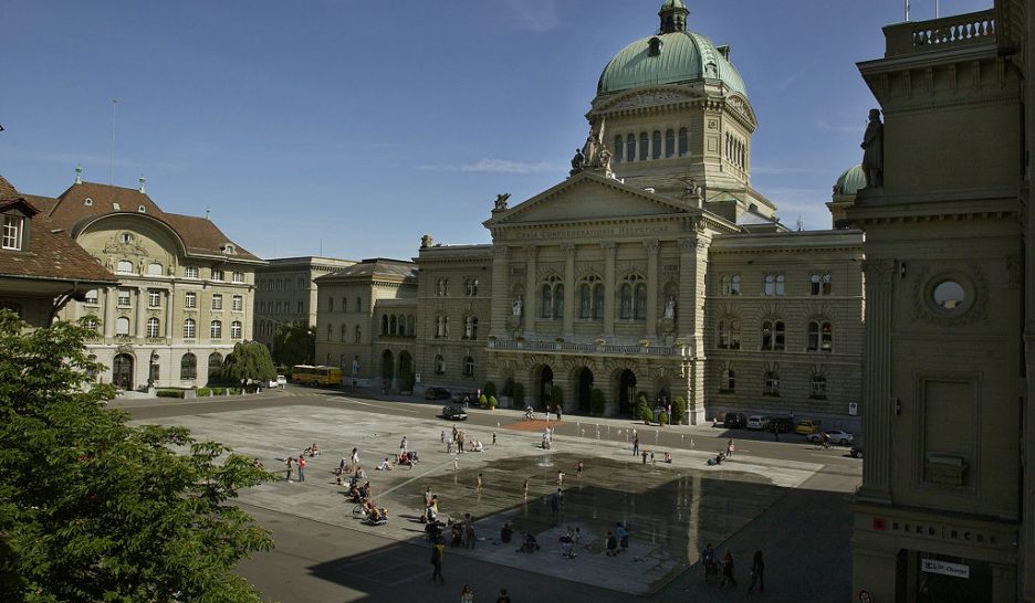 Le douzième siège aiguise les appétits