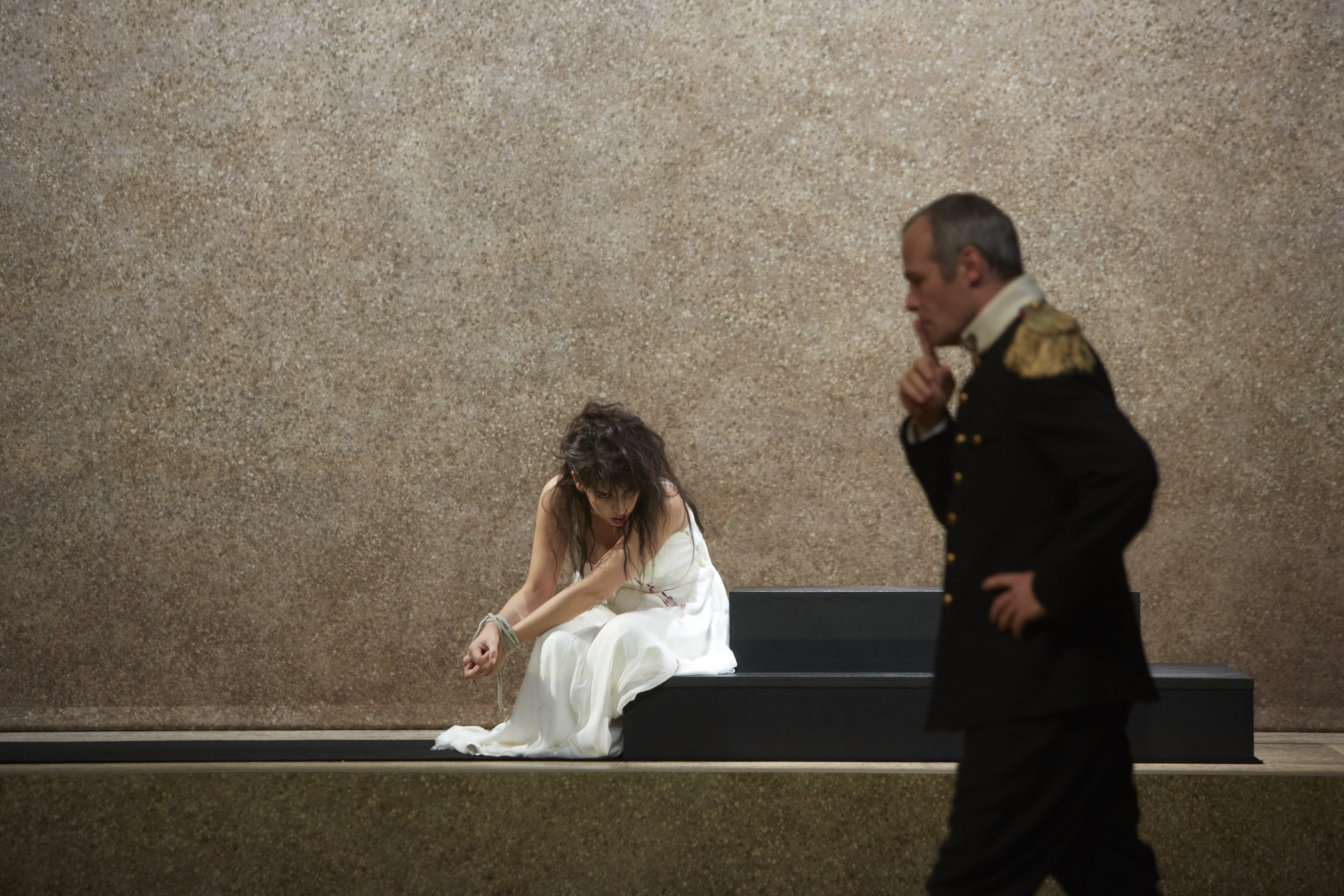 Jeanne de Mont, féminine Antigone