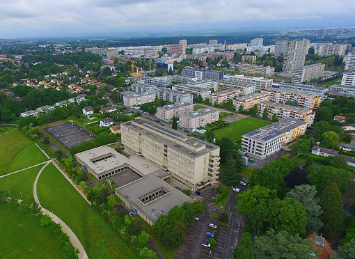 Un enseignant du Collège révoqué