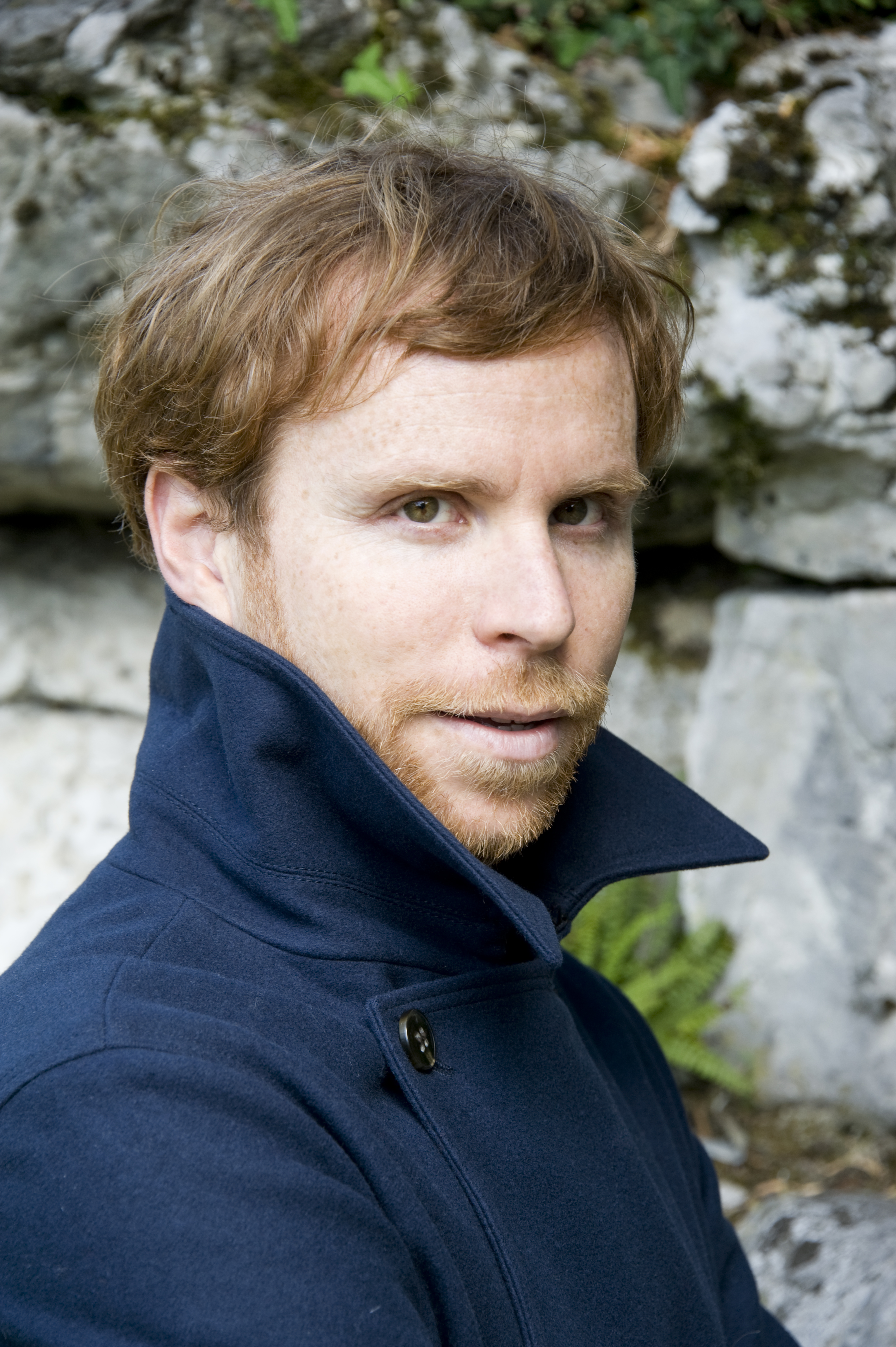 Une griffe dans un gant de velours