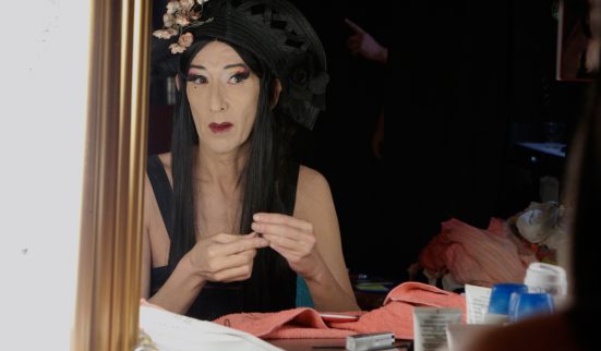 Greta Gratos, divine bestiole