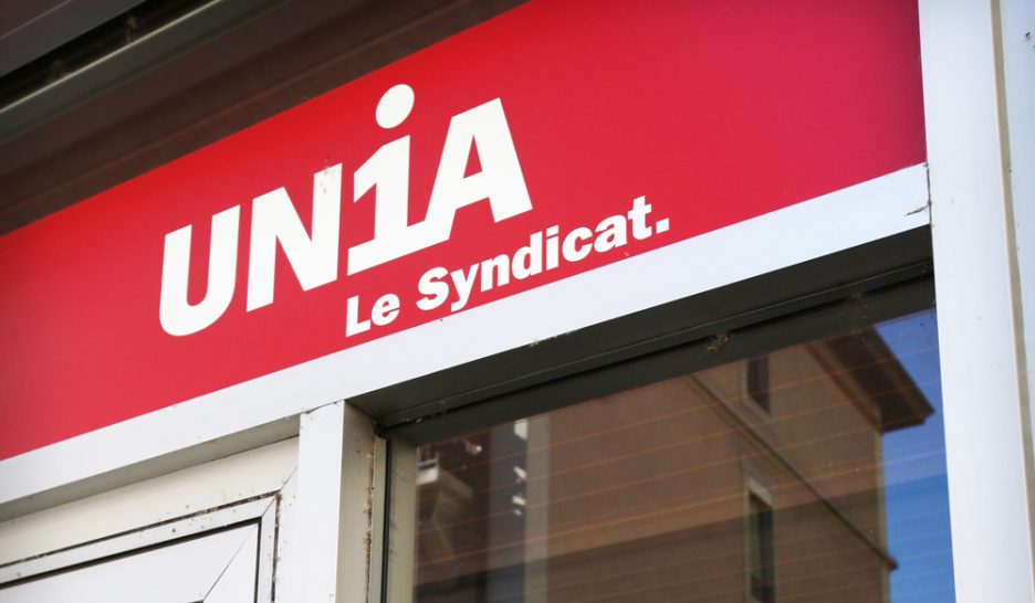 Ouvriers virés, leur famille sur le carreau