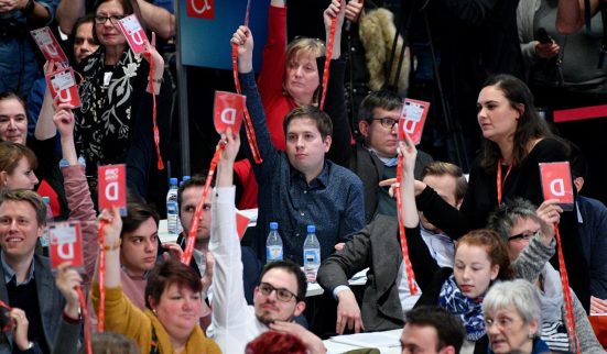 Le SPD d’accord de négocier avec Merkel