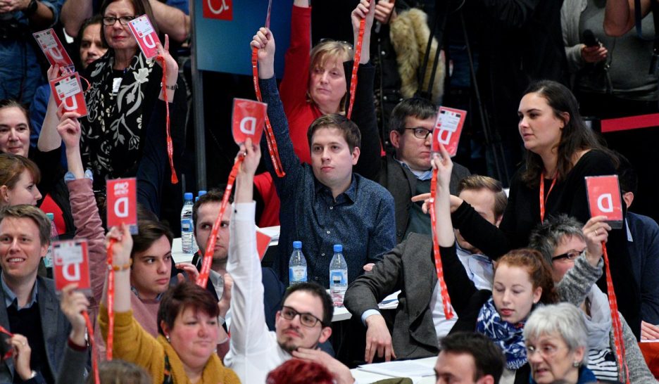 Le SPD d’accord de négocier avec Merkel