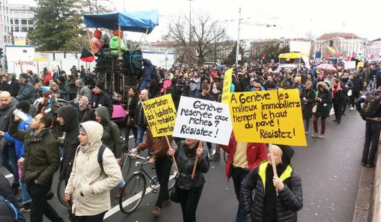 Bâtiment occupé après la manif 2