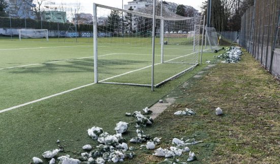 Vingt mille pneus sous la terre