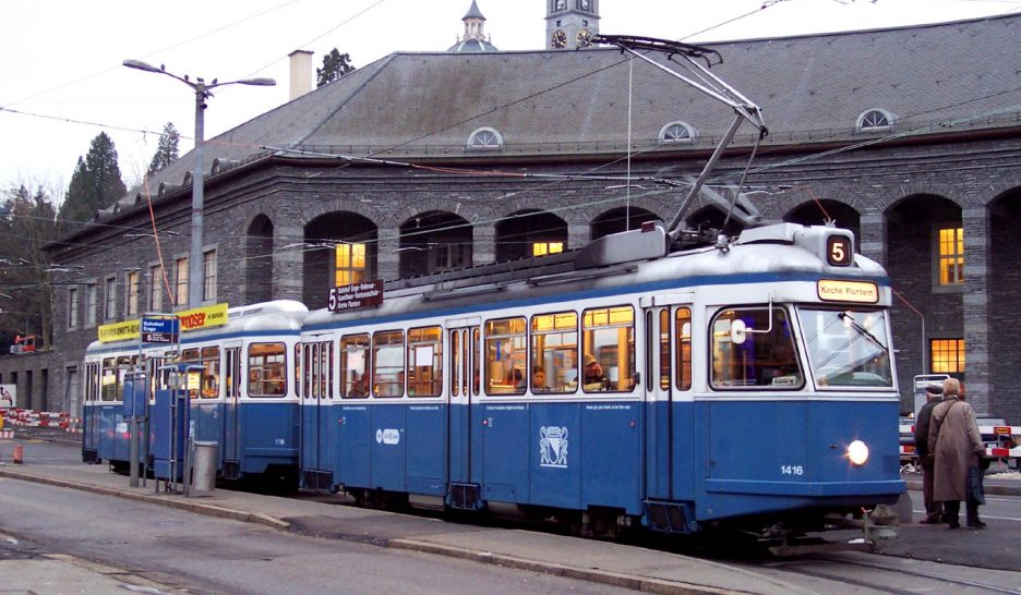 Halte à l’indifférence dans le tramway
